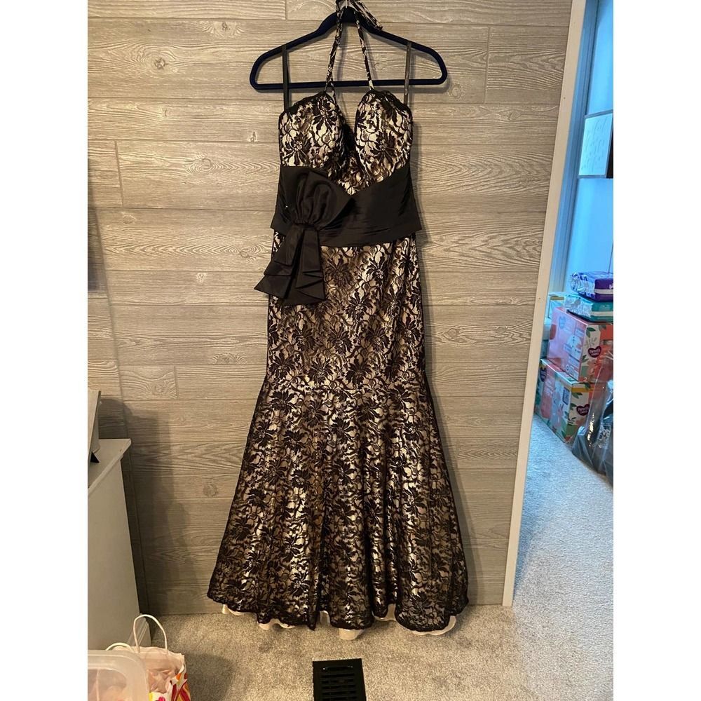Disney forever enchanted collection size 14 black lace prom dress